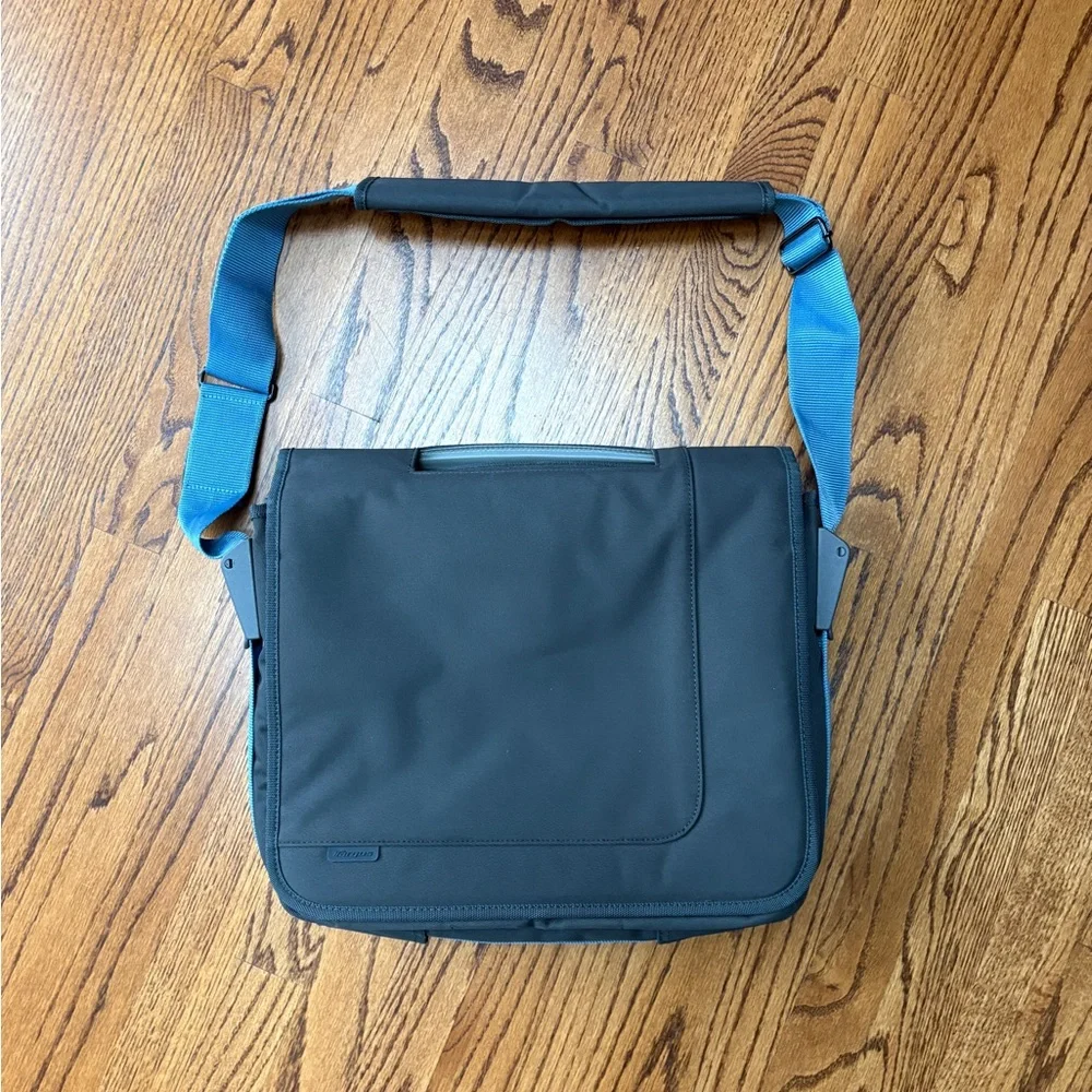 Targus Black and Dark Grey Laptop Bag-NWOT